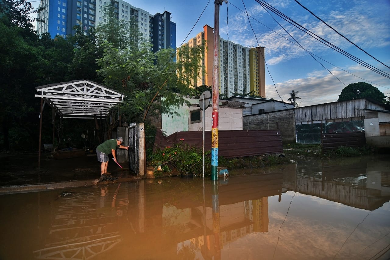 Luapan Cilliwung Merendam Kawasan Cawang 