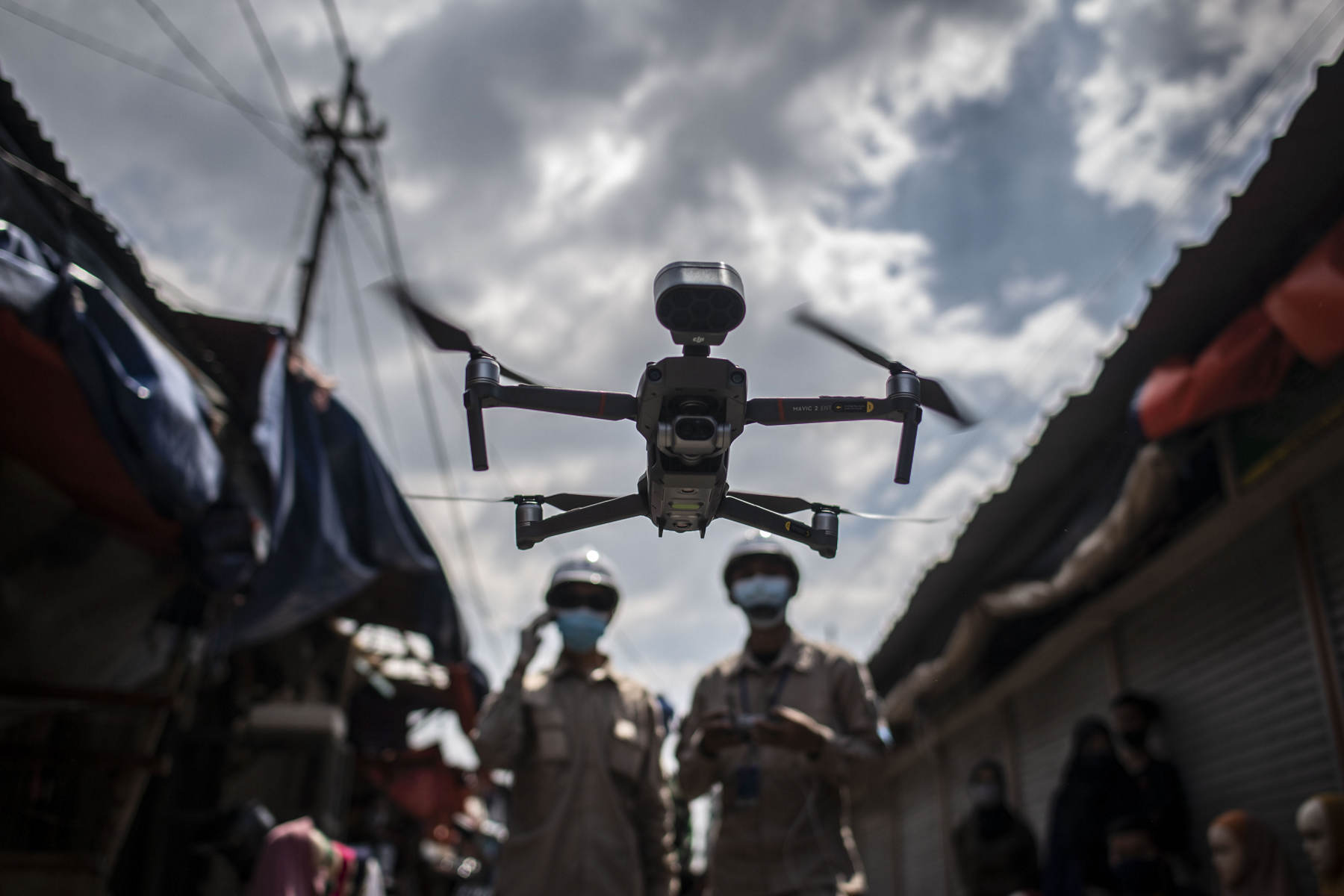 Memantau Suhu Tubuh Menggunakan Drone 