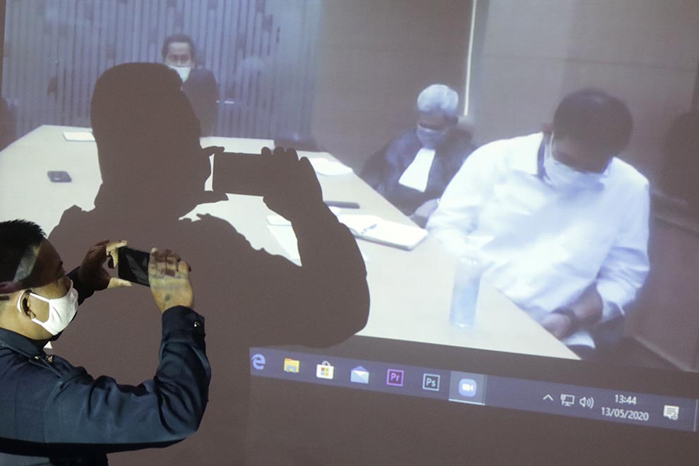 Sidang Tuntutan Dolly Parlagutan dan I Kadek Kertha Laksana