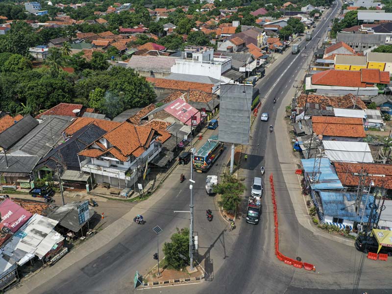 Lalu Lintas Di Kawasan Simpang Jomin Lancar