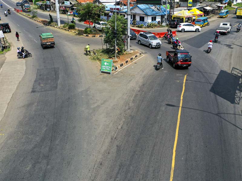 Lalu Lintas Di Kawasan Simpang Jomin Lancar