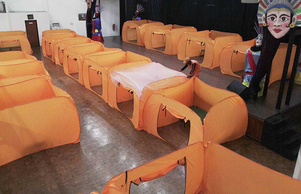 Persiapan Tempat Karantina Pasien Reaktif Covid-19