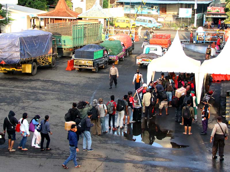Lalu Lintas Penyeberangan Pelabuhan Ketapang
