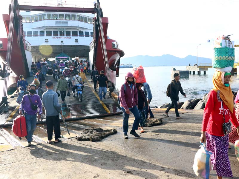 Lalu Lintas Penyeberangan Pelabuhan Ketapang