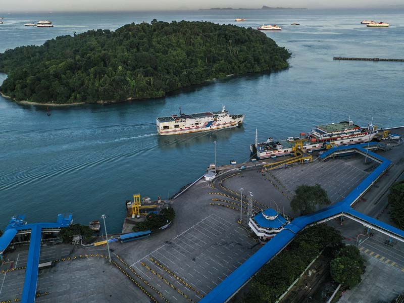 Pelabuhan Merak Sepi Penumpang