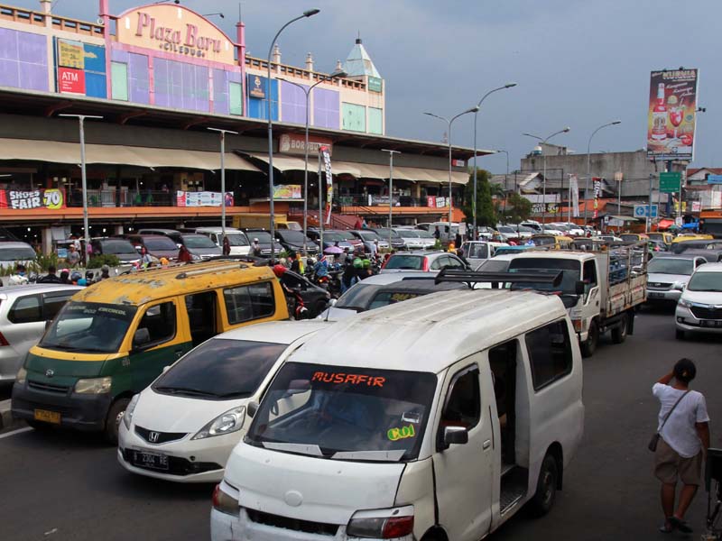 Kemacetan Di Cliledug Raya