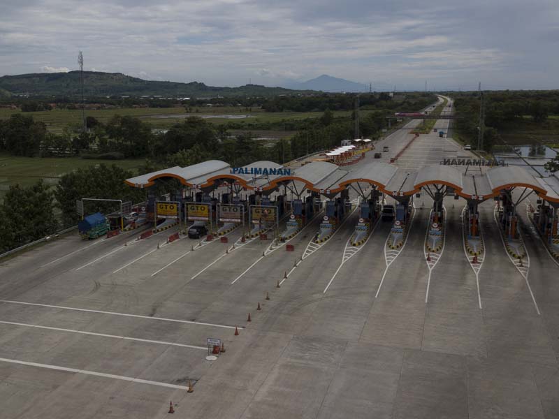 Lalu Lintas Tol Cipalii Sepi