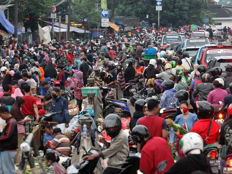 Penerapan Jaga Jarak Pedagang Pasar