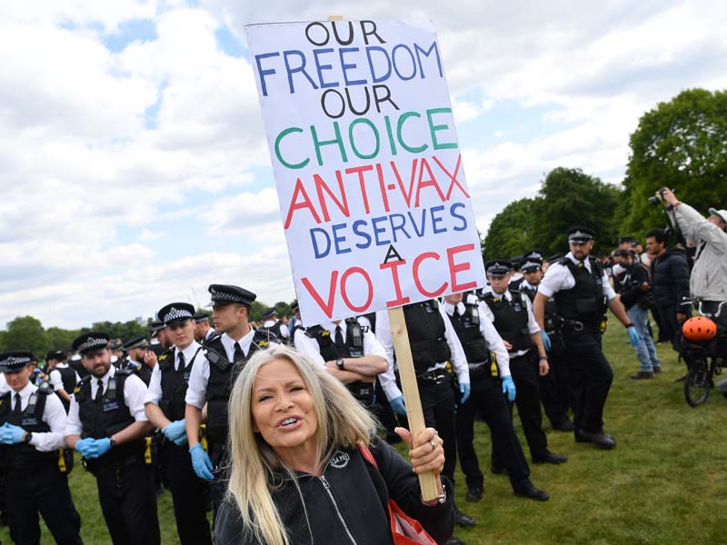 Demo Tolak Aturan Social Distancing