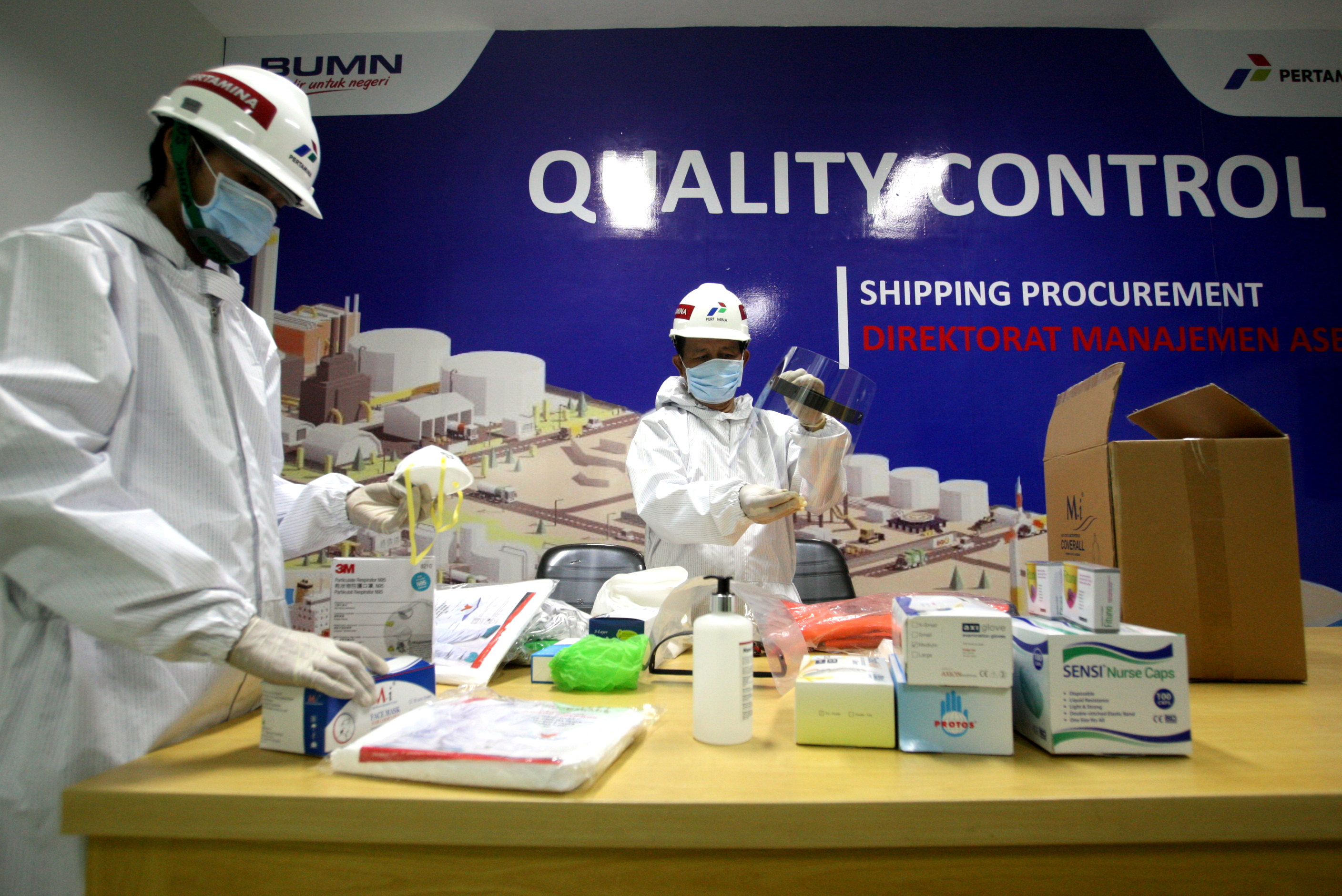 Pertamina Distribusikan 185 Ribu APD 