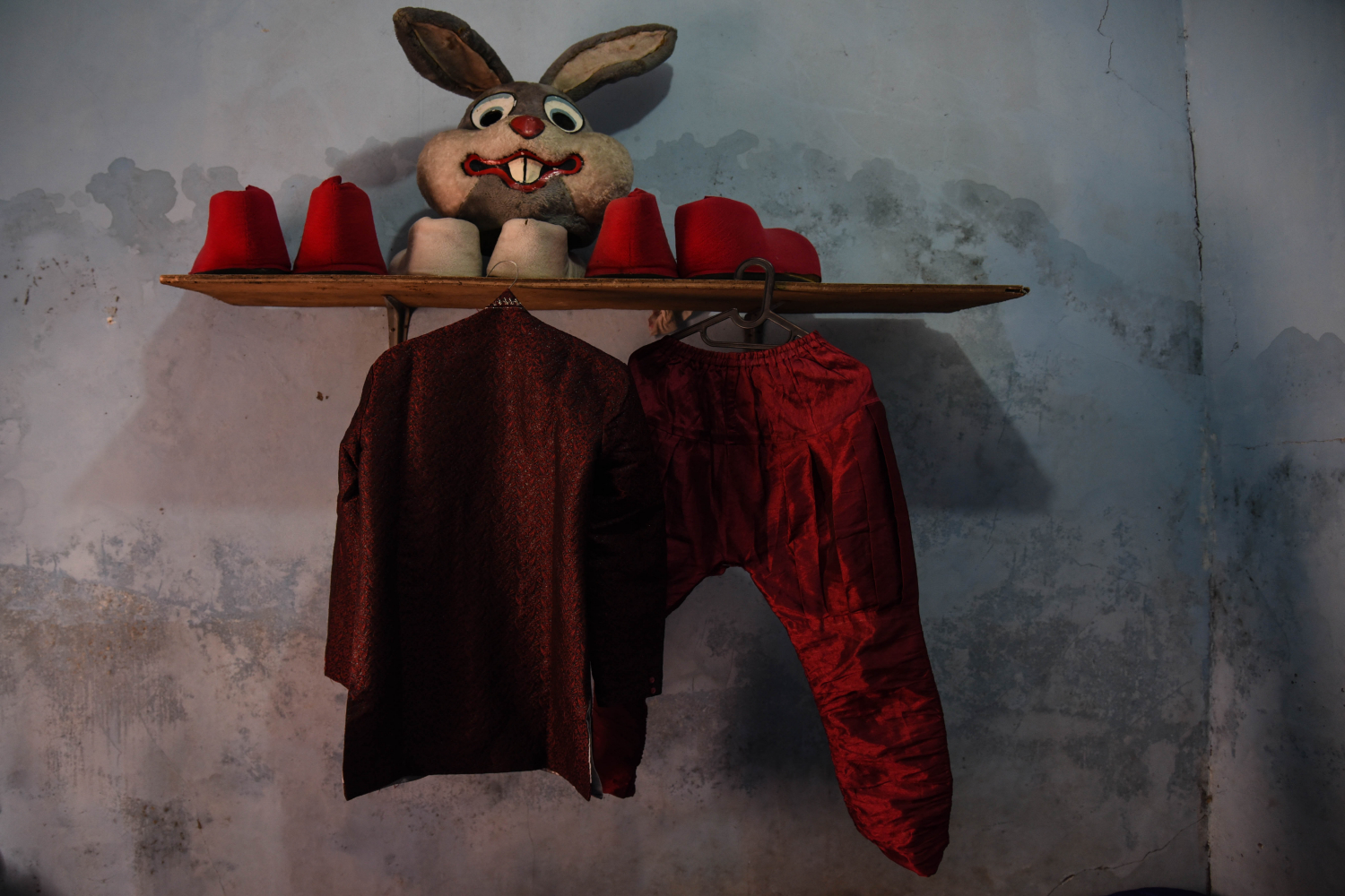 Badut Syariah tak Tersurut oleh Wabah