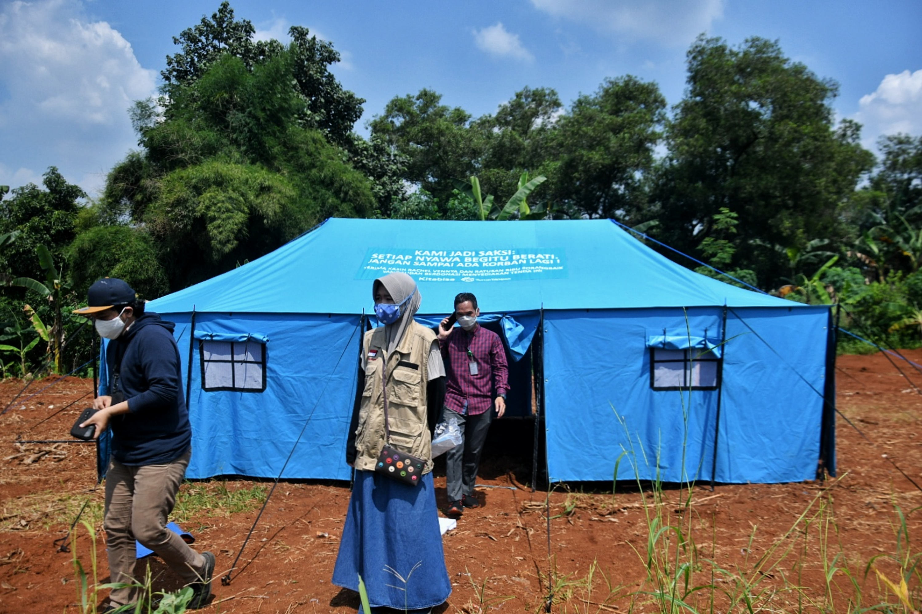 Tenda Istirahat untuk Petugas Pemakaman Covid-19