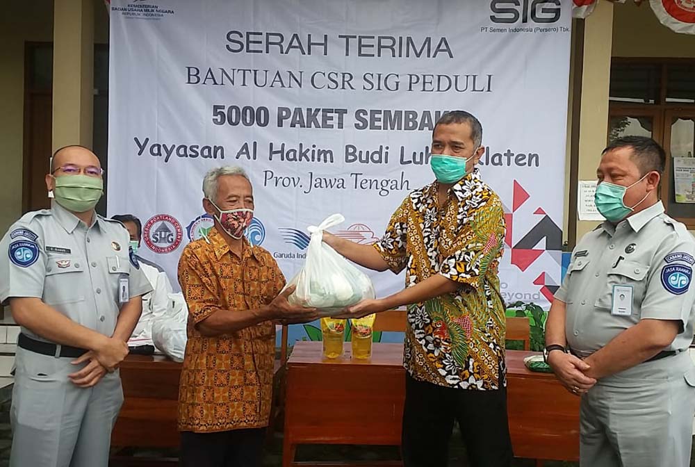 Sambut Idul Fitri, SIG Salurkan 64.601 Paket Kebutuhan Pokok