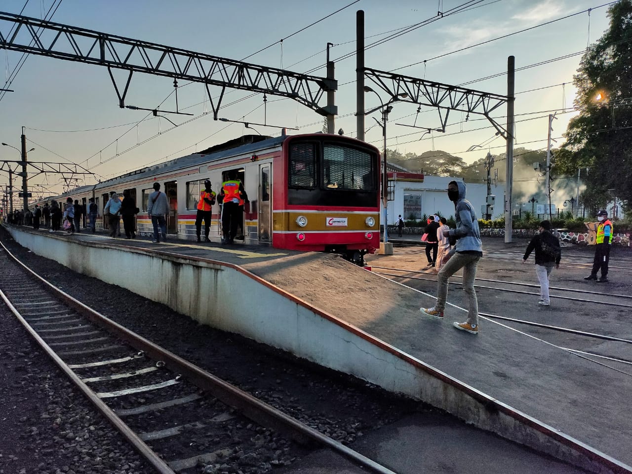 Surat Tugas Pengguna KRL