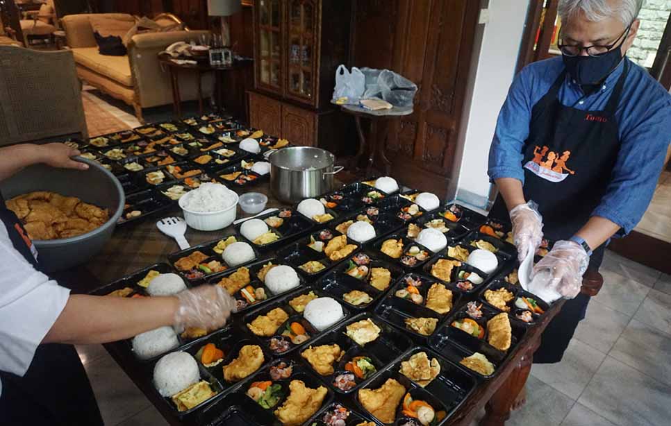 Donasi Paket Makanan Untuk Tenaga Medis