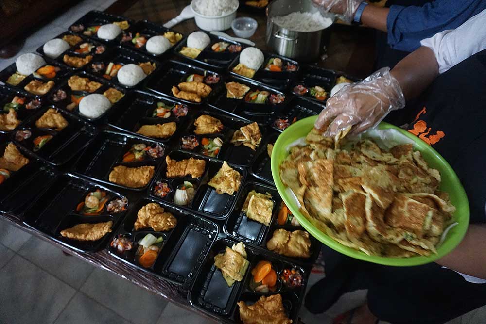Donasi Paket Makanan Untuk Tenaga Medis