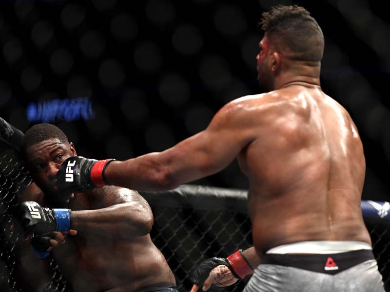 Overeem Menang TKO Atas Harris 