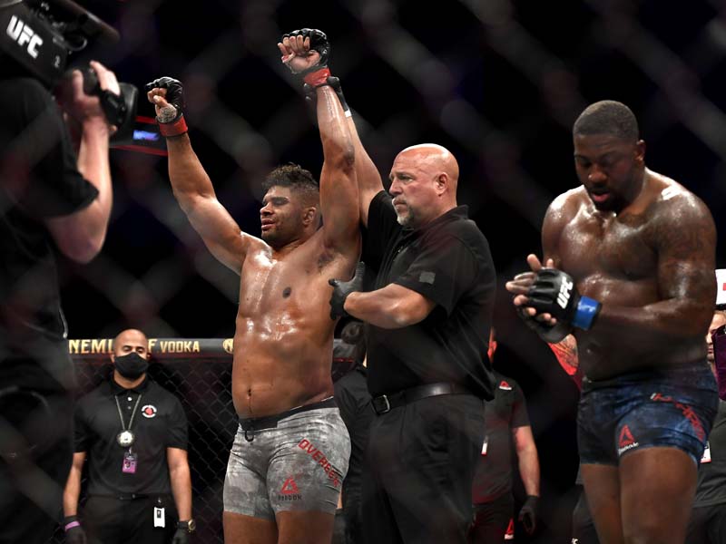 Overeem Menang TKO Atas Harris 