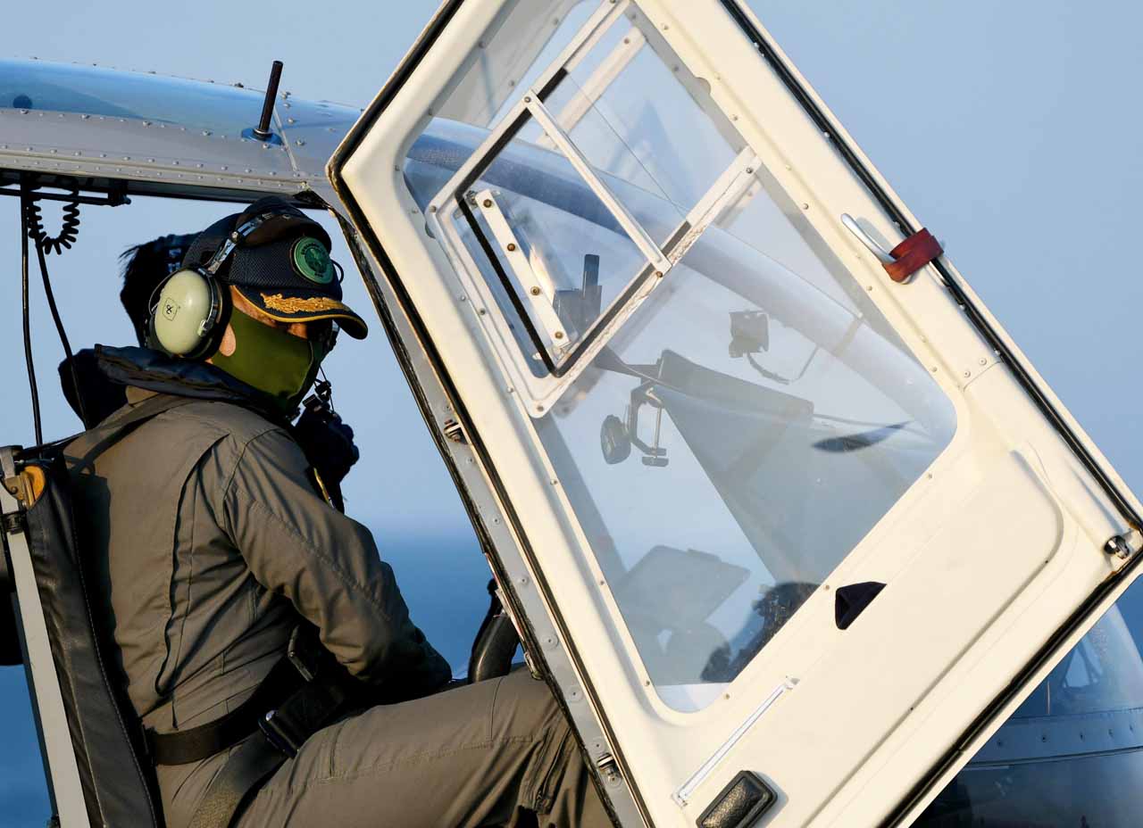 Persiapan Patroli Helikopter di KRI Semarang-594