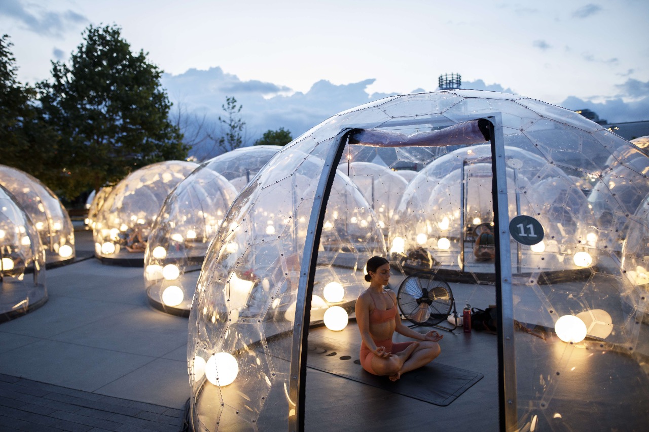 Kelas Yoga Luar Ruang