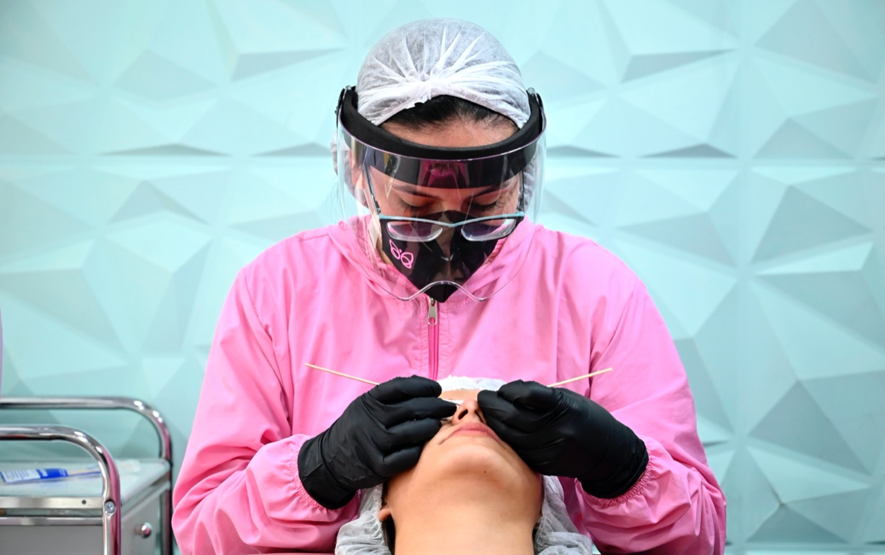 Pengunaan APD di Salon Kecantikan