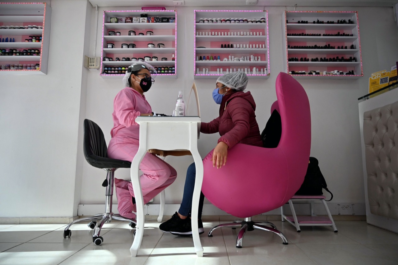 Pengunaan APD di Salon Kecantikan