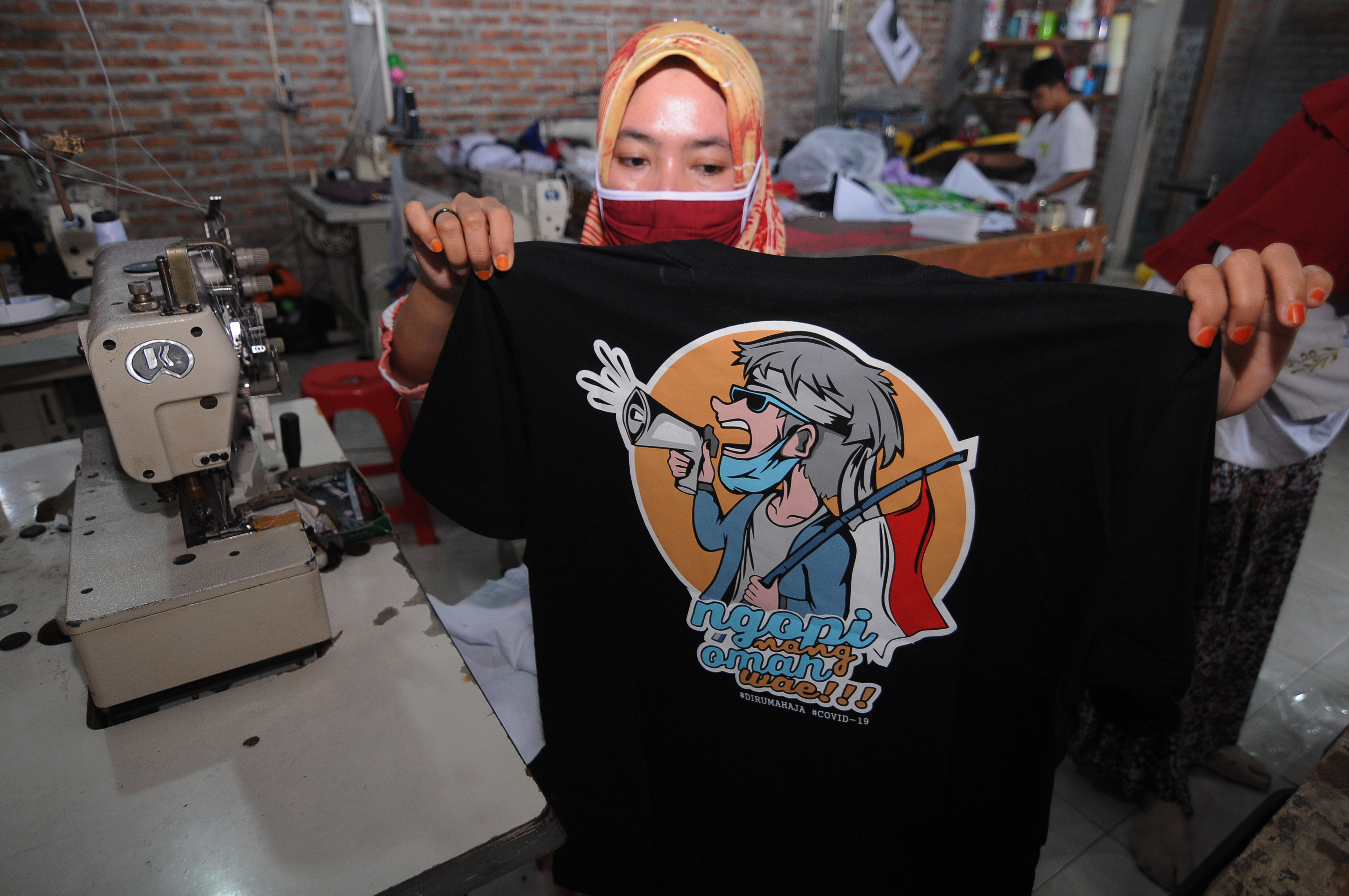 Kaos Lawan Covid-19