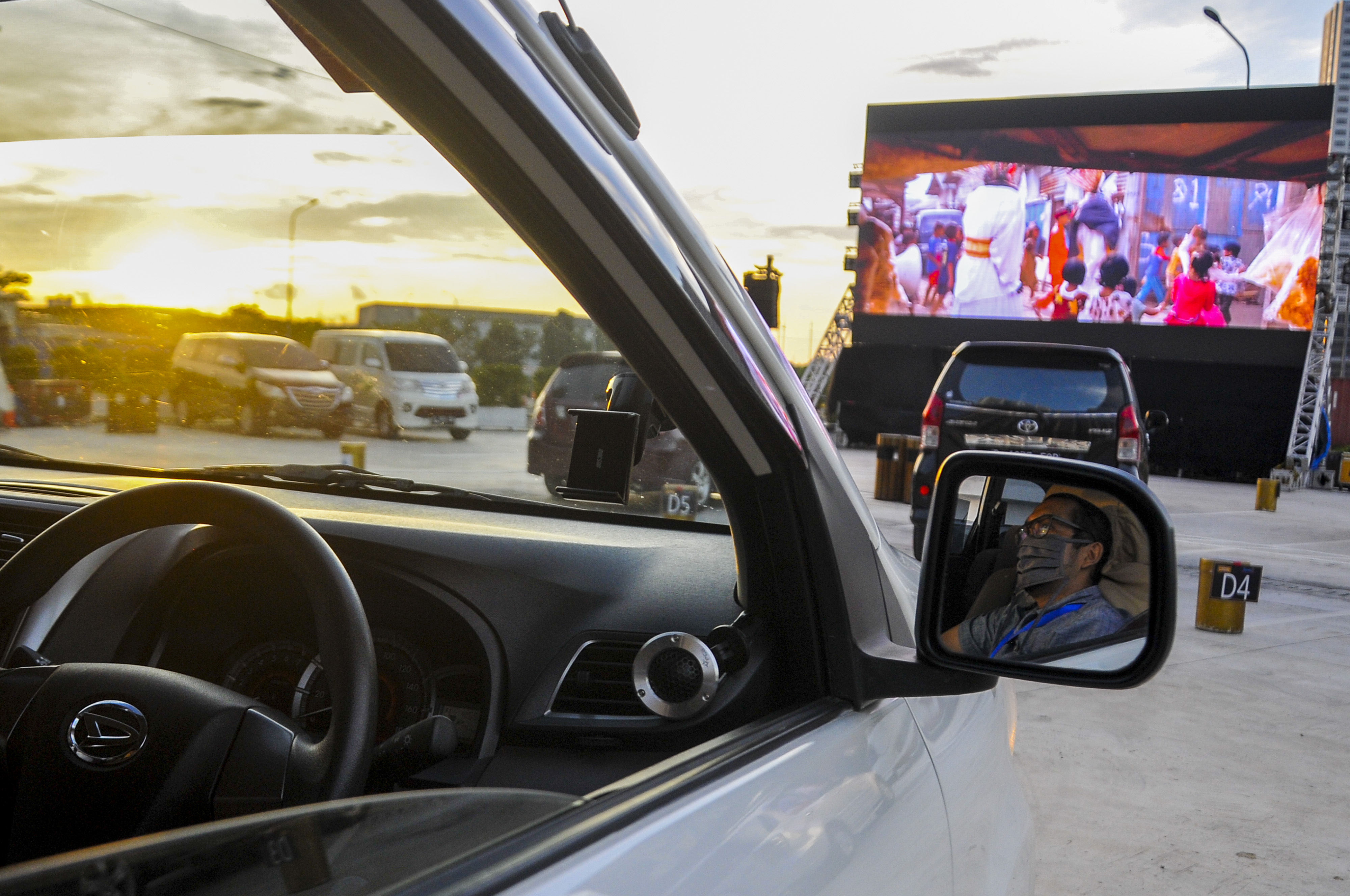 Hiburan Tatanan Kenormalan Baru