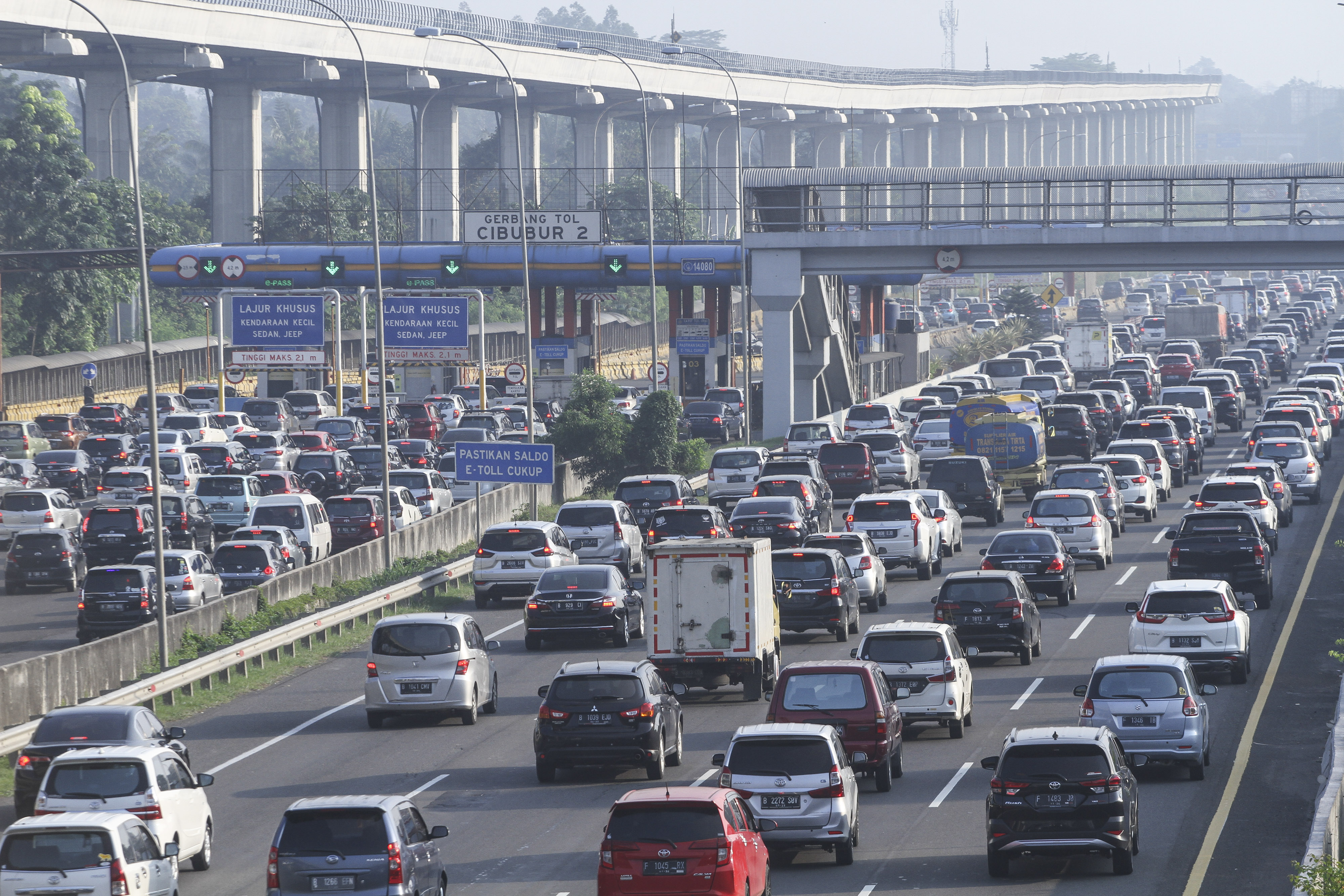 Kapadatan di Tol Jagorawi Arah Jakarta