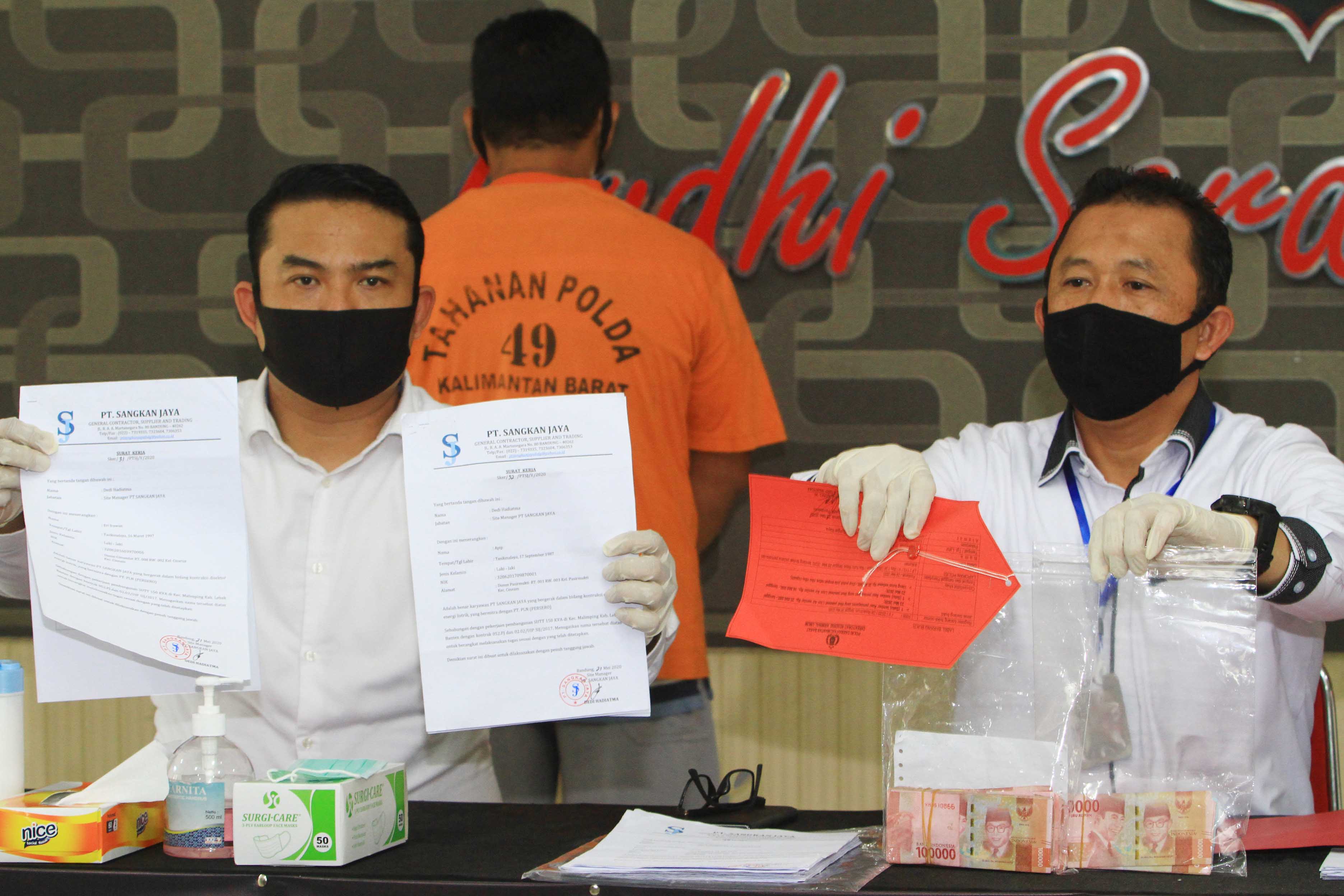 Pemalsuan Surat Perjalanan Udara