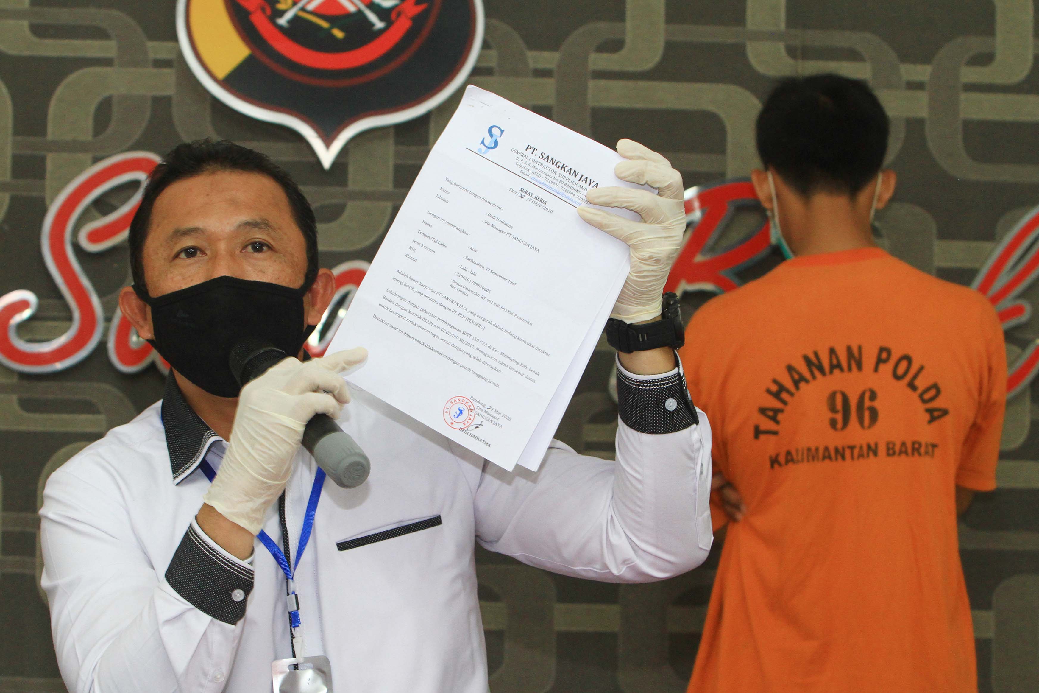 Pemalsuan Surat Perjalanan Udara