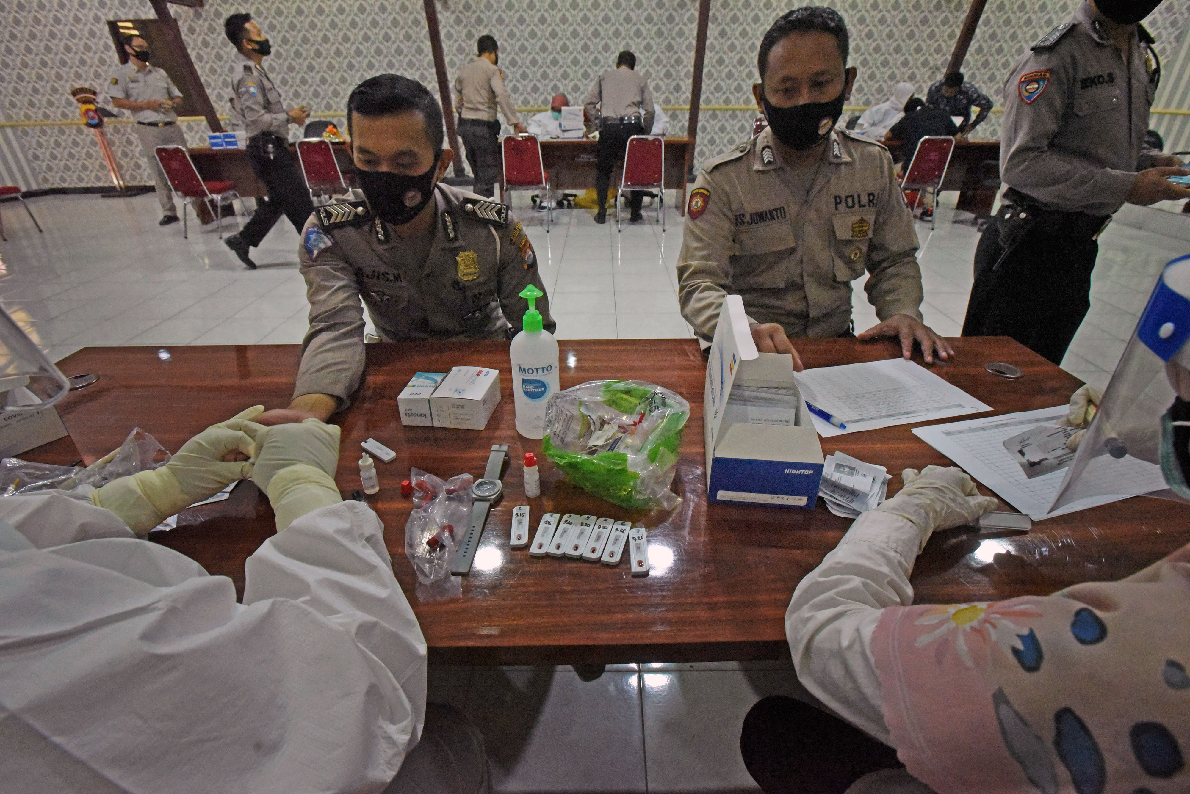 Rapid Test untuk Anggota Polisi di Banten