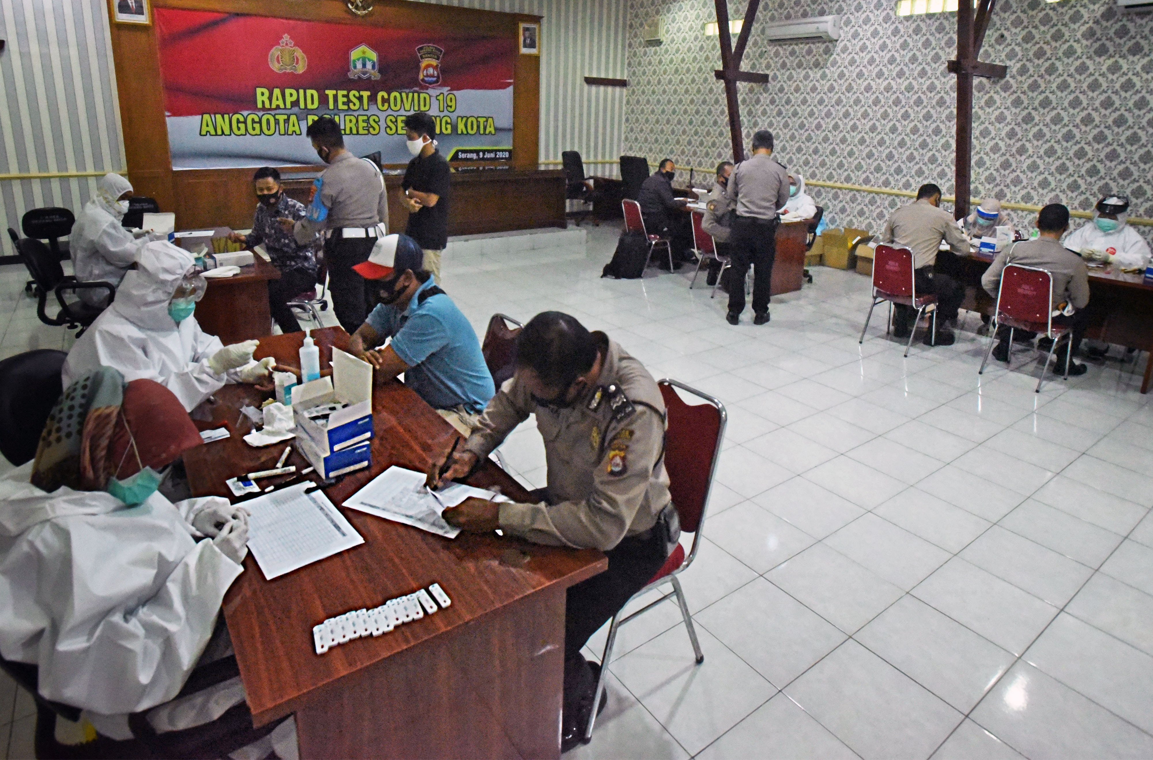 Rapid Test untuk Anggota Polisi di Banten