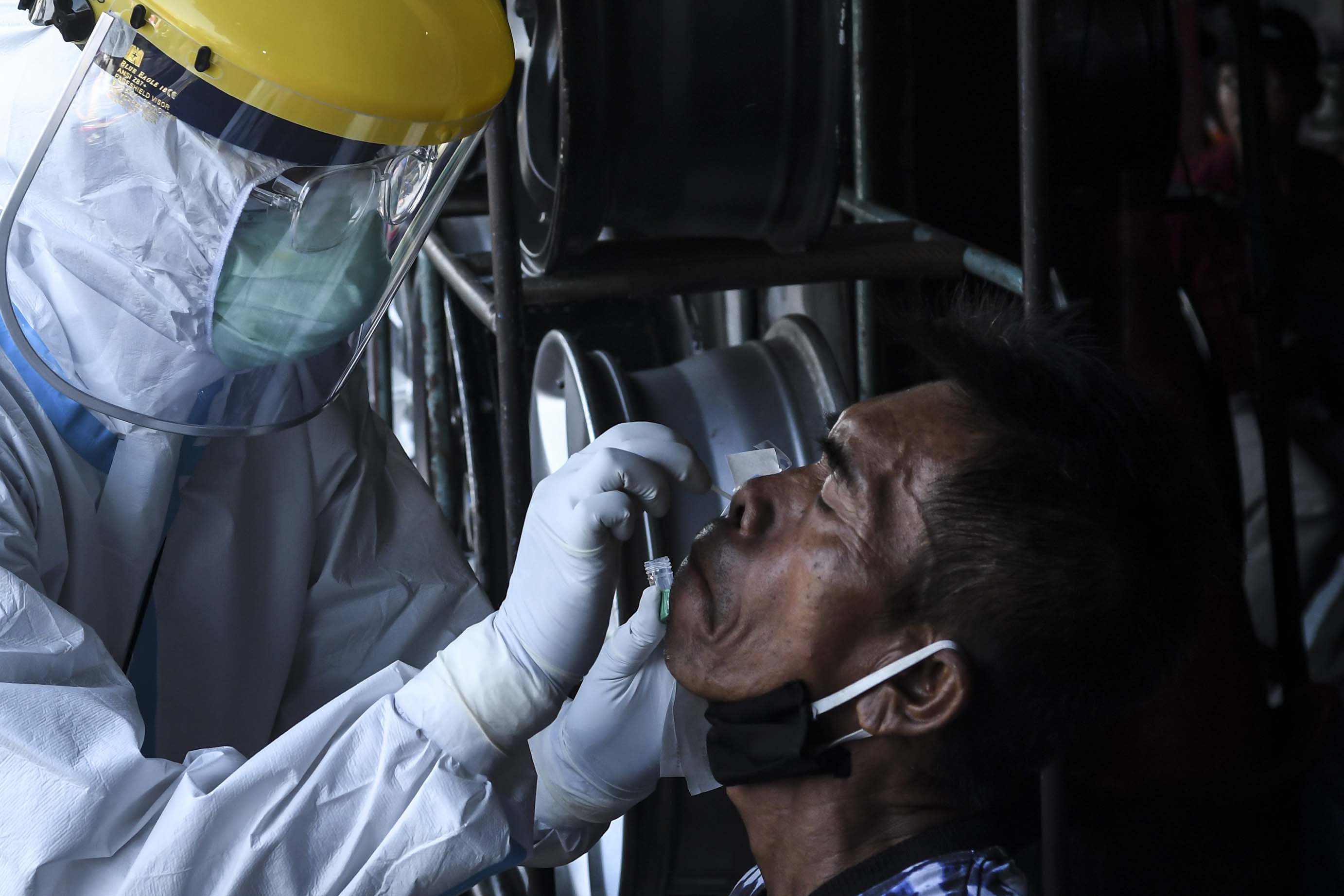 Swab Test di Pasar Thomas