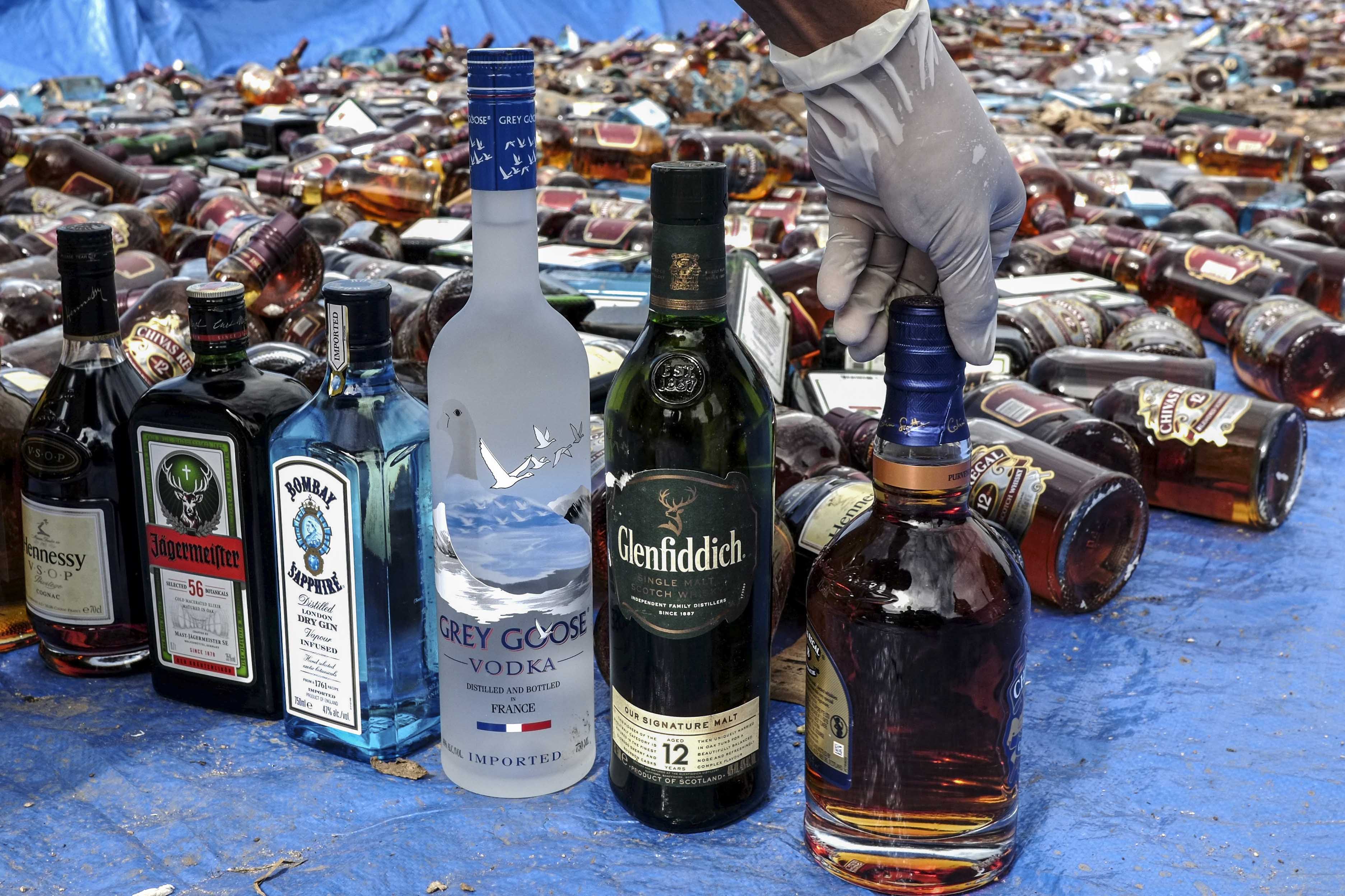 Minuman Keras Ilegal dari Singapura