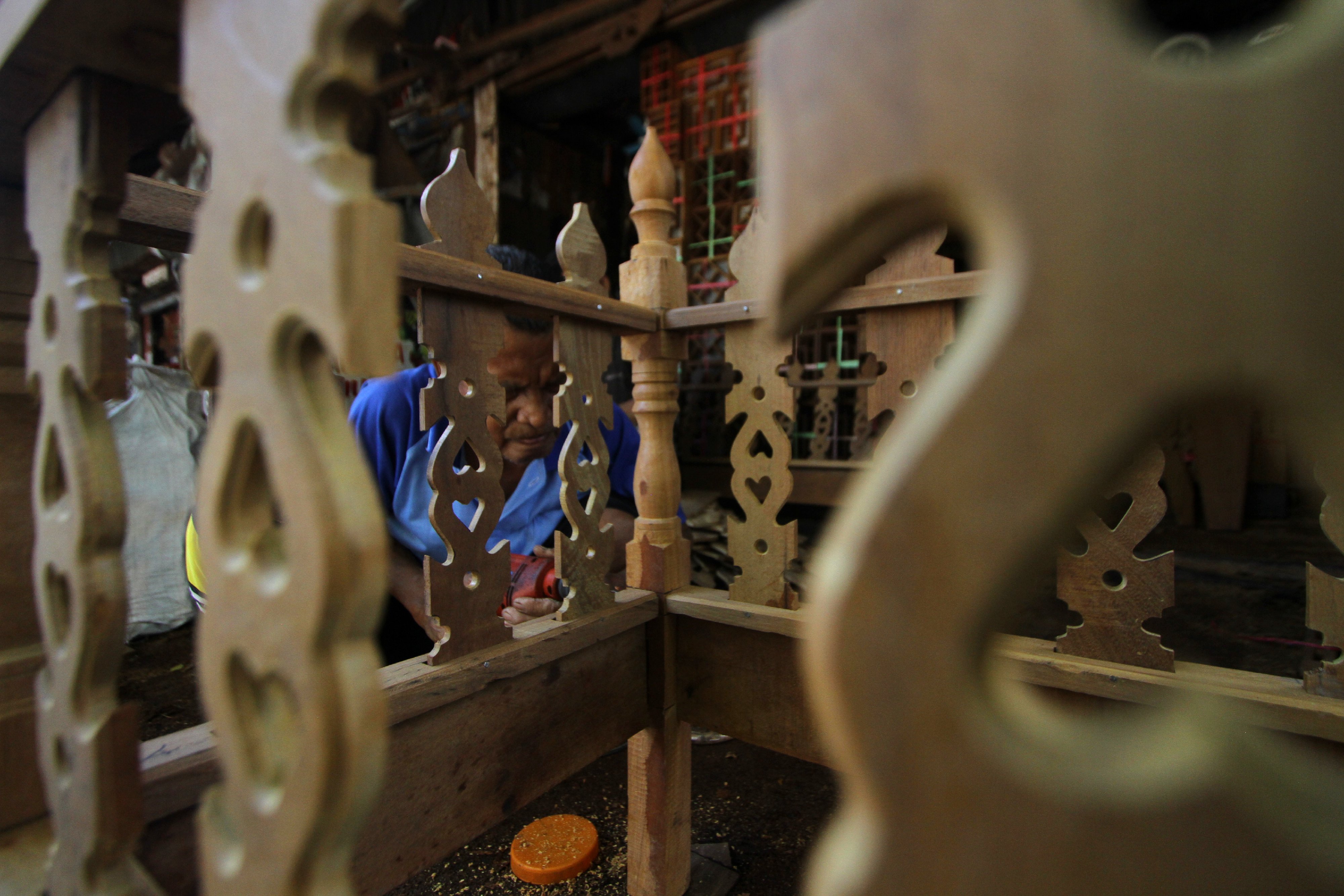 Kerajinan Ukiran Kayu Ulin