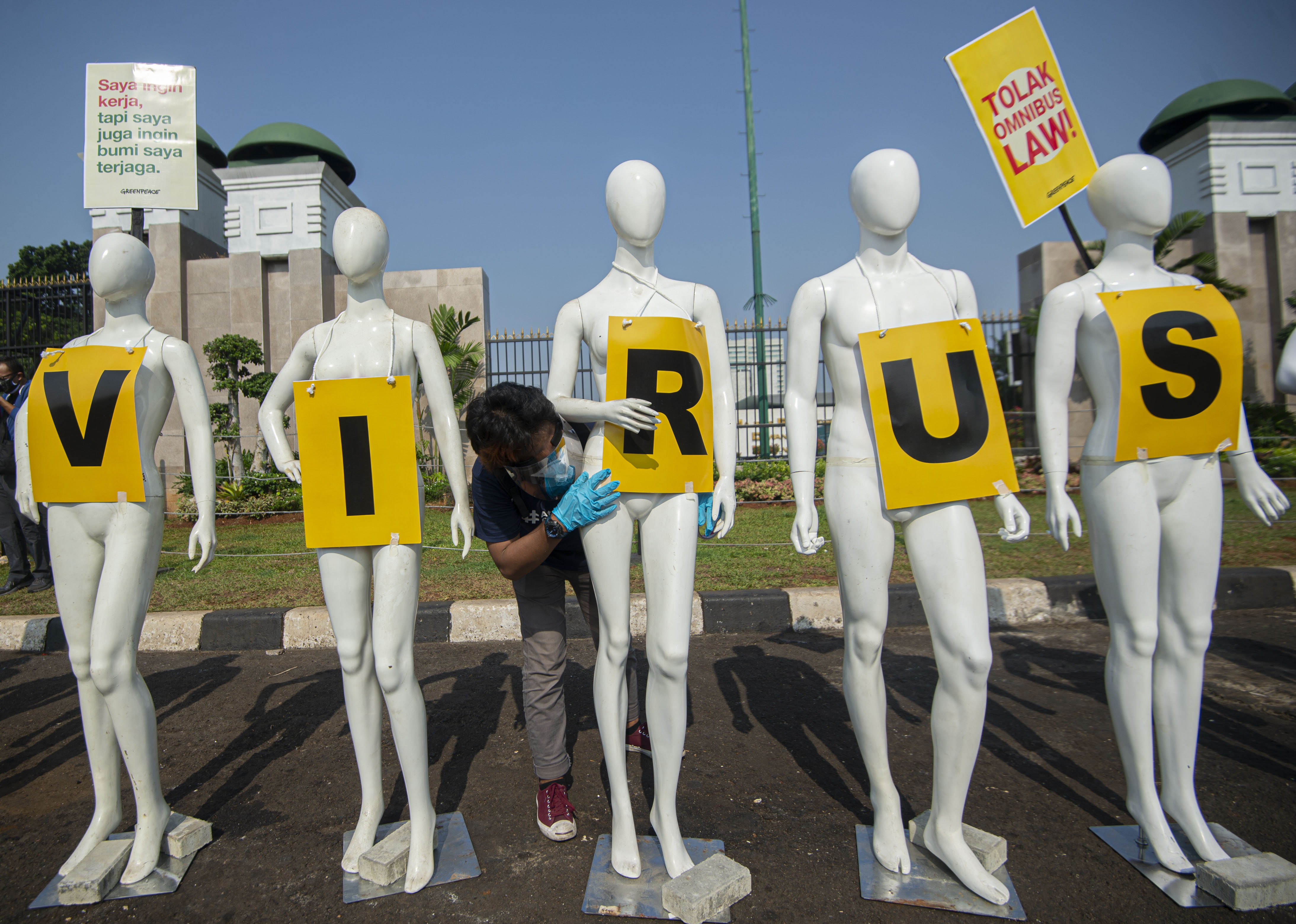 Unjuk Rasa Tolak RUU Cipta Kerja