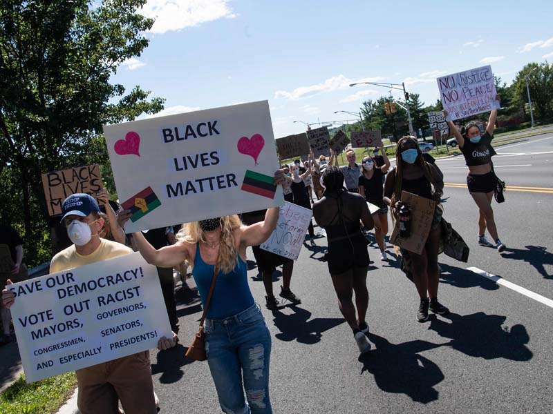 Demo Kematian George Floyd Terus Berlanjut