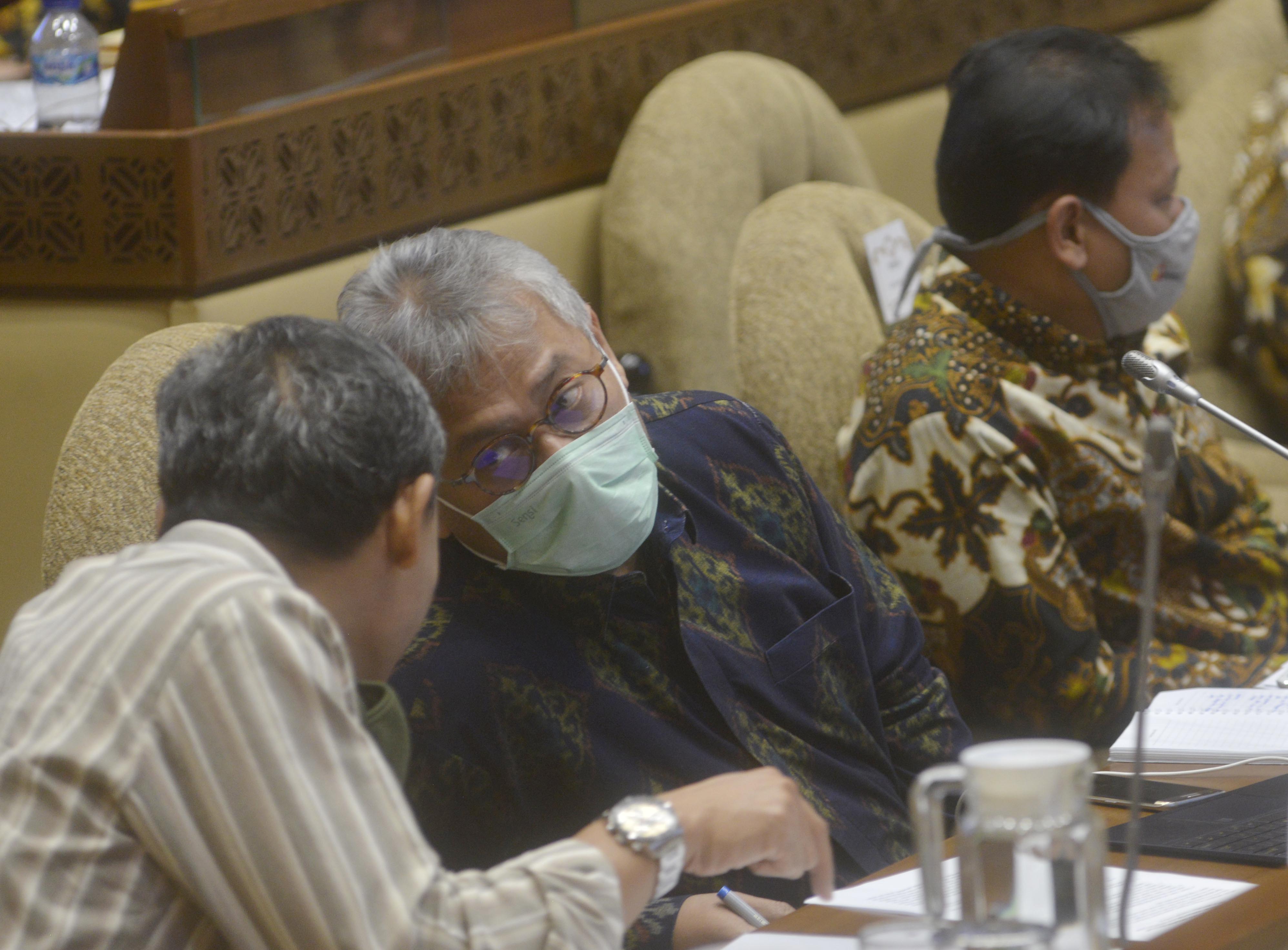 KPU, Bawaslu dan Komisi II DPR Rapat Terkait Pilkada Serentak