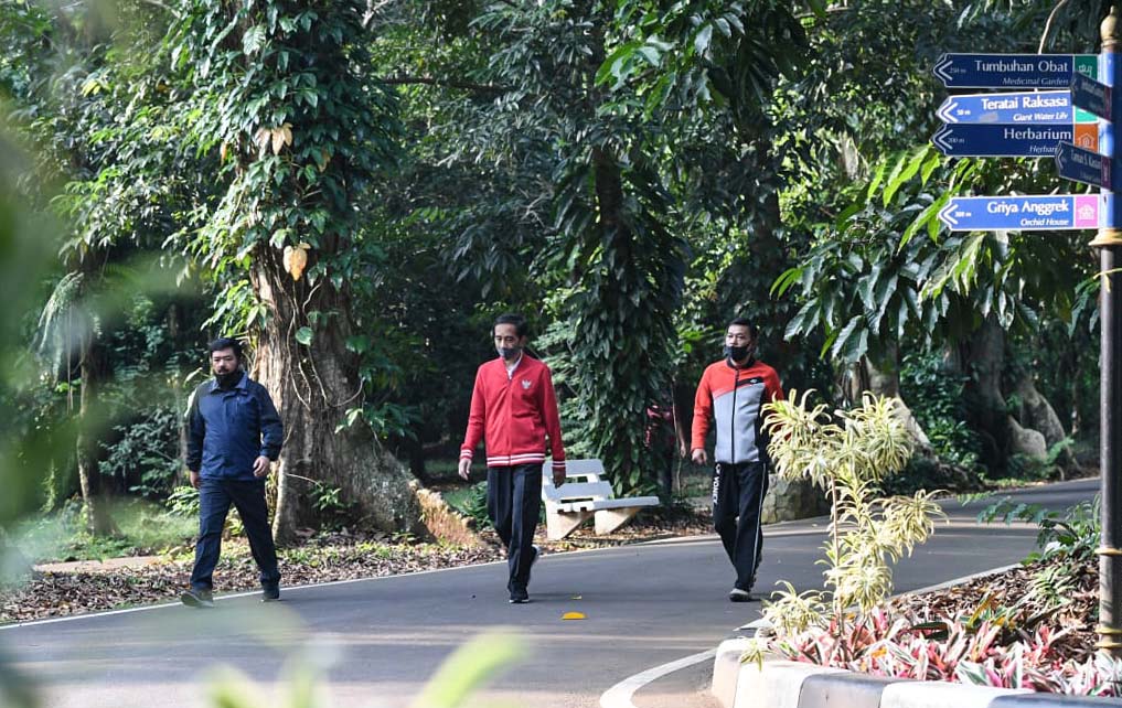 Presiden Jokowi Olahraga di Kompleks Istana Kepresidenan Bogor