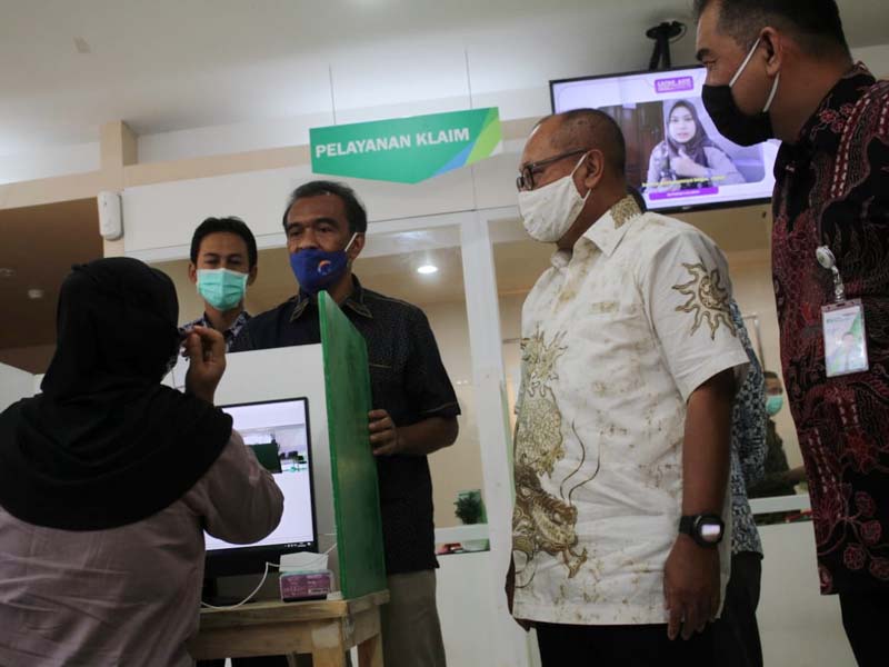 Tinjau Lapak Asik BPJAMSOSTEK