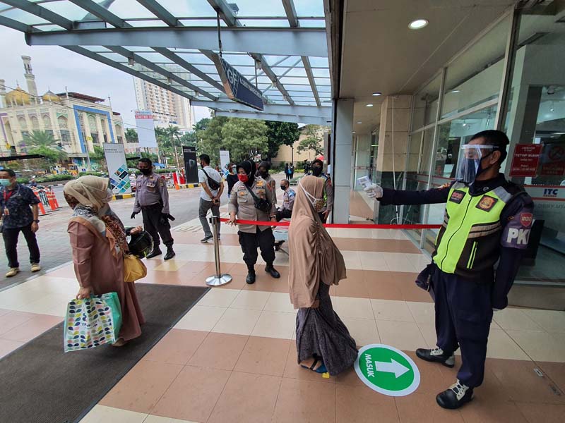 Pusat Perbelanjaan Mulai Menggeliat