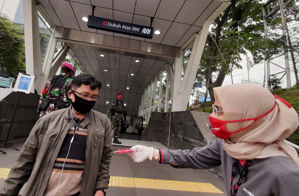 Rayakan HUT ke-493 Kota Jakarta Dengan Pembagian Masker