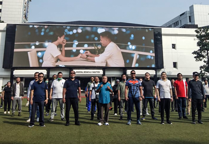 Olahraga Pagi Bersama Kasad dan Pemimpin Redaksi Media 