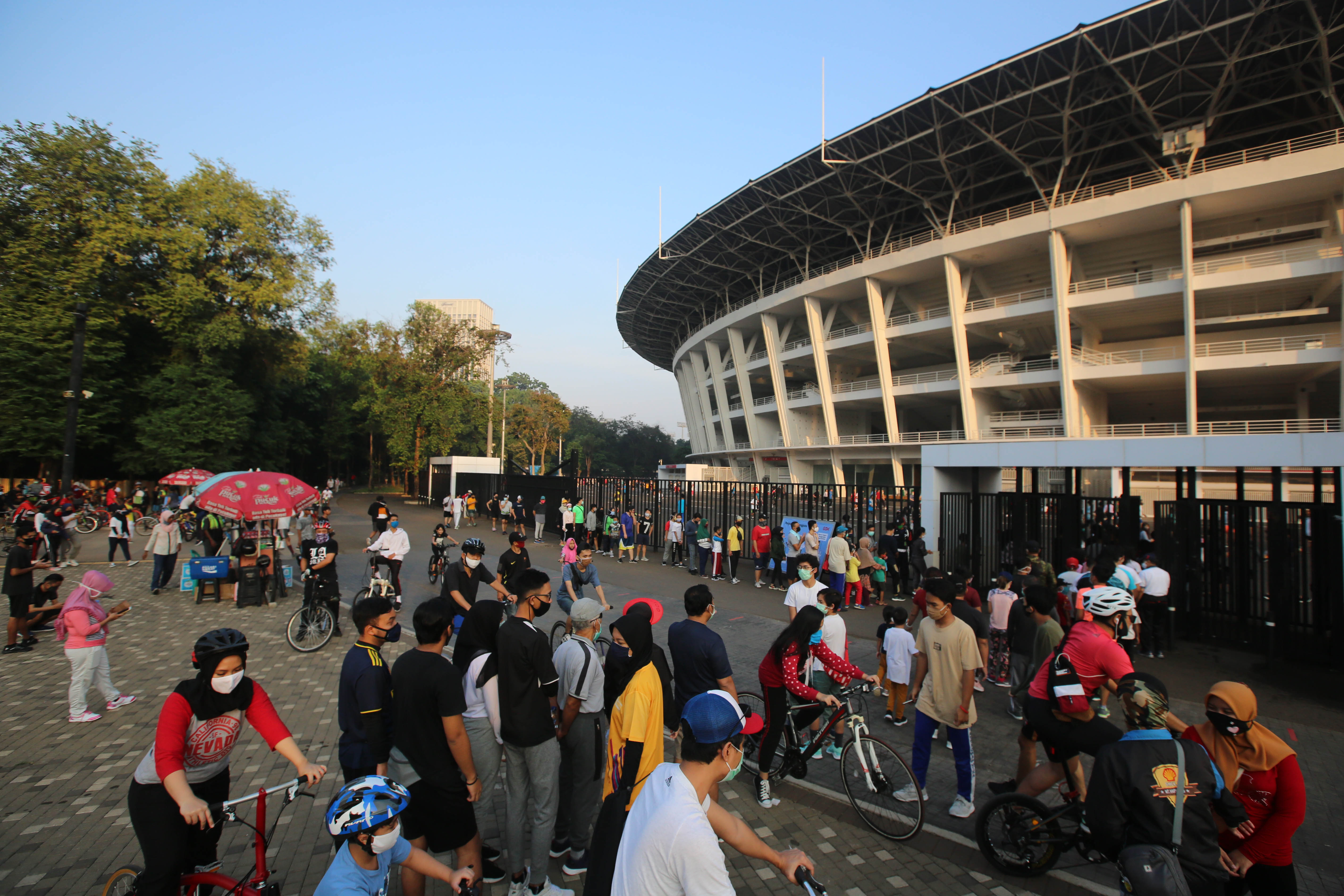 Antusias Warga Datangi GBK di Pekan Kedua PSBB Transisi