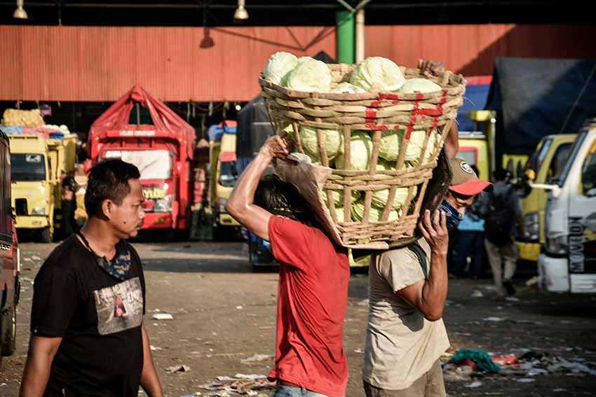 Pasar Induk Kramat Jati Tetap Dibuka