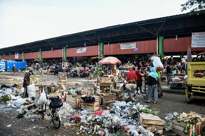 Pasar Induk Kramat Jati Tetap Dibuka