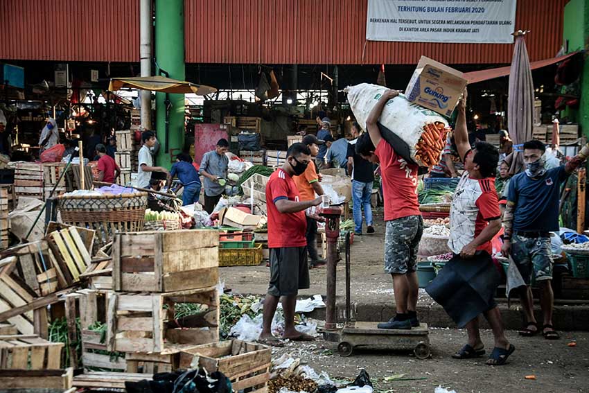 Pasar Induk Kramat Jati Tetap Dibuka