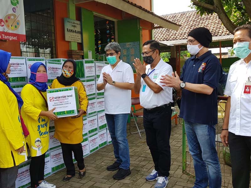 Sinarmas Land Beri Bantuan Untuk Warga Kampung Dadap Tangsel