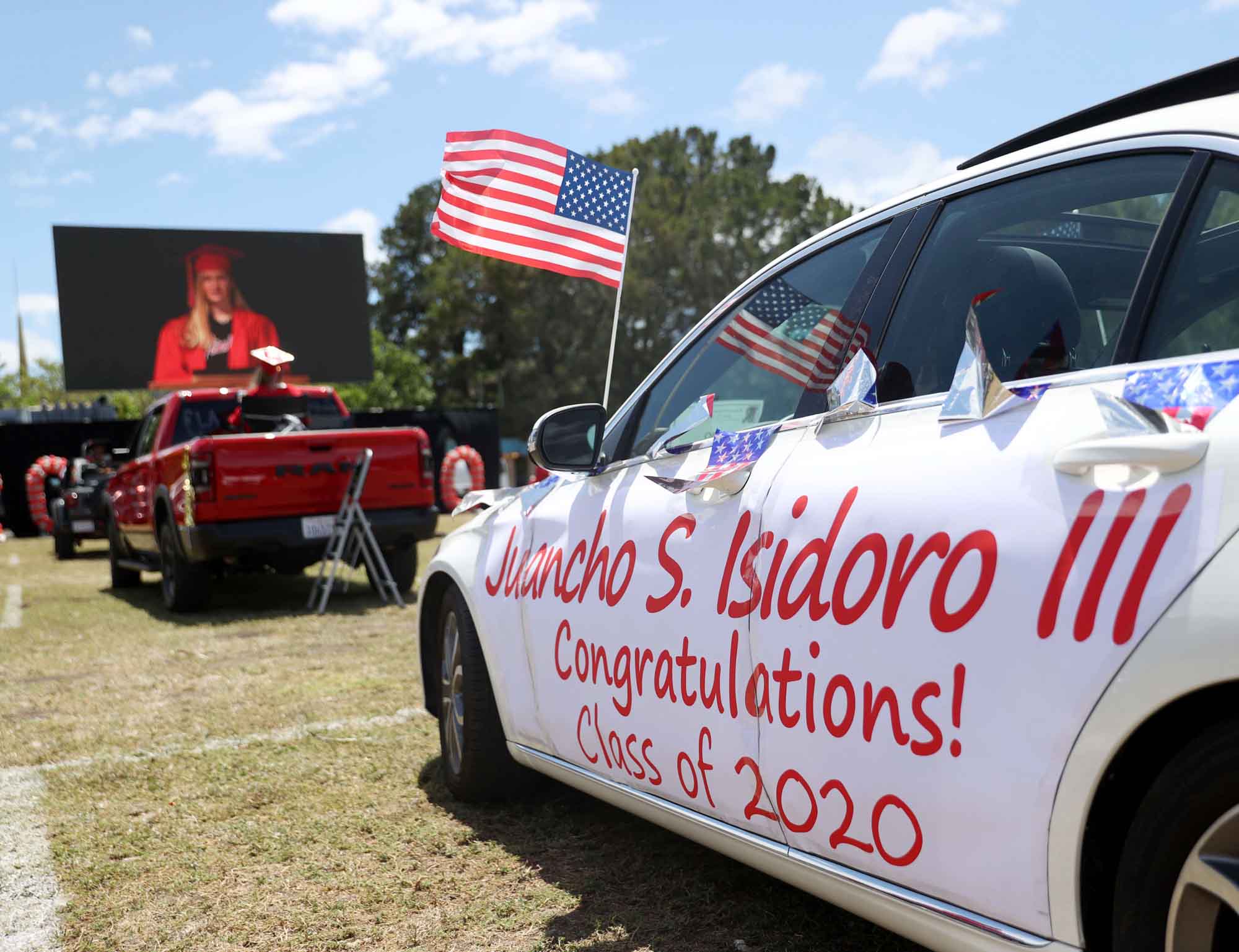 Upacara Kelulusan SMA di Tengah Covid-19